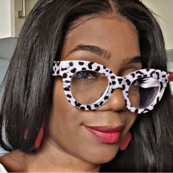 Fabulous Grey and Black Leopard Print Glasses! Brand New With Eye Case! - Picture 6 of 6